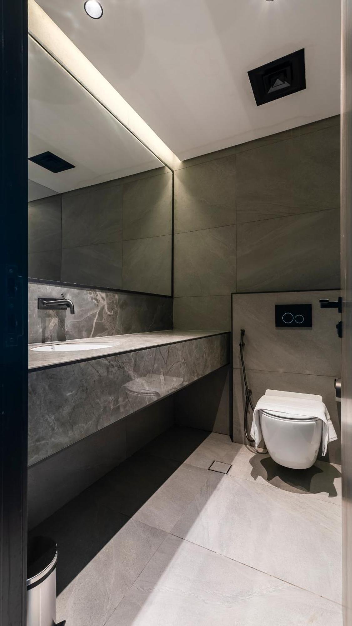 Stylish 1br With Skyline & Burj Khalifa View Apartment